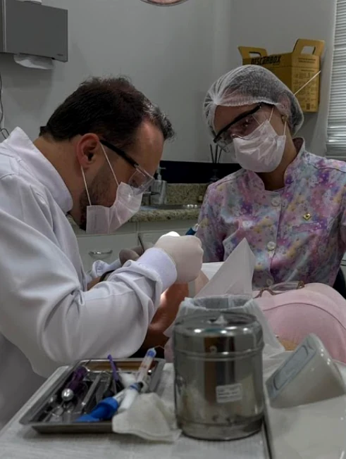 Atendimento odontológico com equipe
